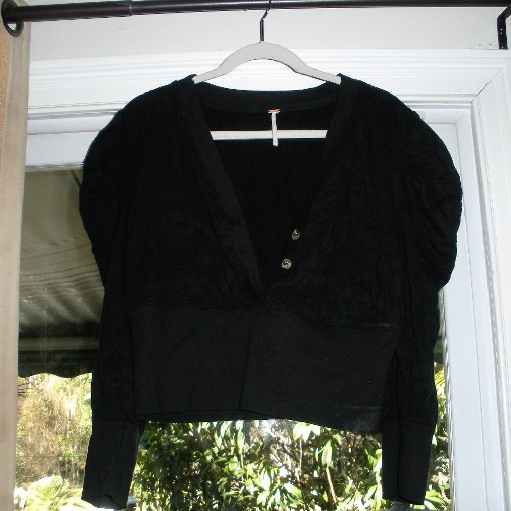 Free People V neck pullover top black SZ: L